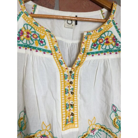 Akemi + Kin Boho Embroidered Top Bell Sleeves Floral Fairycore Fairy size 2 - Picture 3 of 9